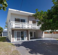 'SeaHaven' 2 Richardson Ave - Large home with Aircon Smart TV WIFI Netflix  Boat Parking - Holiday Jervis Bay