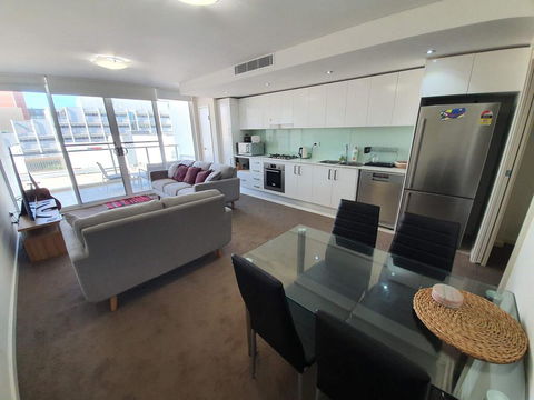 (just Listed) Bolton St 1br 350m Walk To Newcastle Beach +++ Wifi End Eand - Holiday Jervis Bay 0