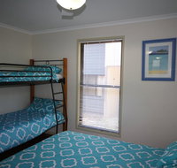 1 Naiad Court - Lowset family home with swimming pool and covered deck. Pet friendly - Holiday Jervis Bay