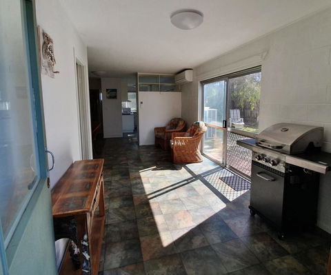 1 Spectrum Street, Rainbow Beach- Close To Shops And Main Beach - Holiday Jervis Bay 1