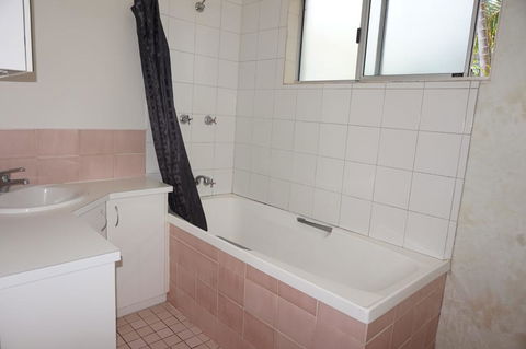 11 Bomburra Court - Rainbow Beach, Comfortable Beach House, Plenty Of Boat Parking - Holiday Jervis Bay 1