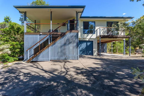 12 Ibis Court - Highset Beach House With Natural Bushland Gardens And Covered Decks - Holiday Jervis Bay 0