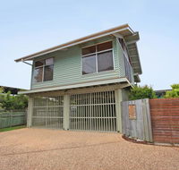 18 Northbeach Place Mudjimba Beach - Pet Friendly Linen Included WIFI - Holiday Jervis Bay