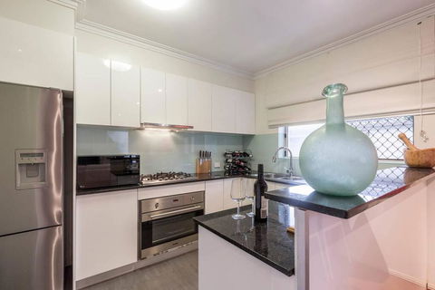 2 Bedroom With Parking & AC Close To Beach & City - Holiday Jervis Bay 3