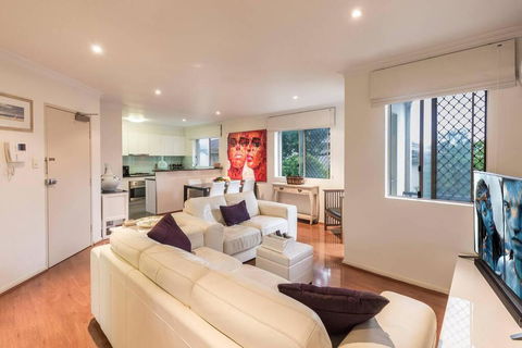 2 Bedroom With Parking & AC Close To Beach & City - Holiday Jervis Bay 0