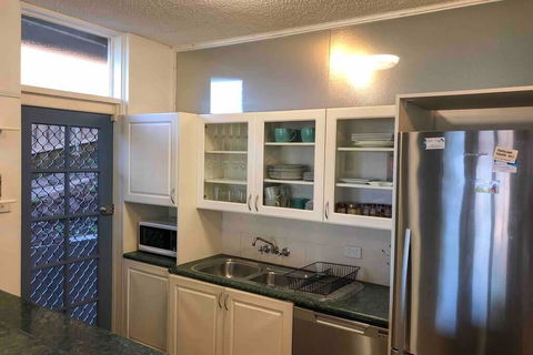 2 Bedroom, SHORT Walk To CBD,BEACH And DARBY ST - Holiday Jervis Bay 2