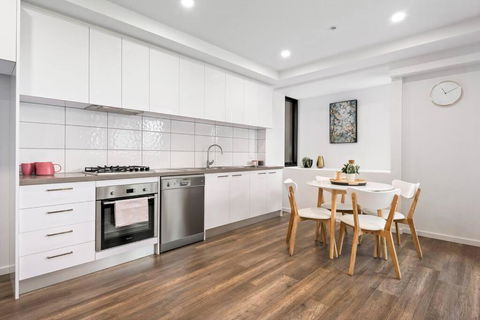 Boutique Heidelberg Heights 2BR Apartment 105 - Holiday Jervis Bay 1