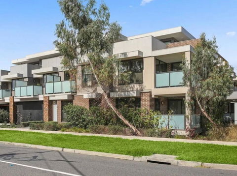 Boutique Heidelberg Heights 2BR Apartment 105 - Holiday Jervis Bay 3