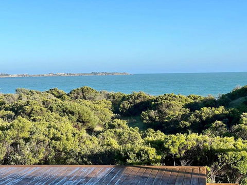 C4 Miles Beach Shack - Holiday Jervis Bay 1