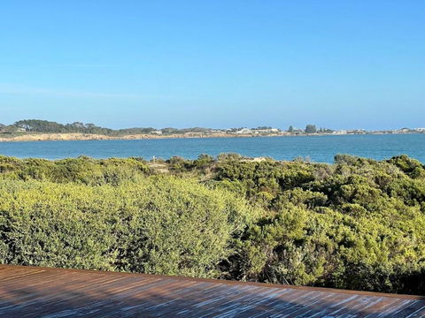 C4 Miles Beach Shack - Holiday Jervis Bay 0