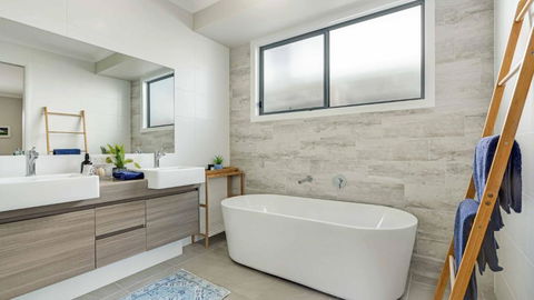 Cabarita Reef House - Pool, Lake, Beach & AC! - Holiday Jervis Bay 3