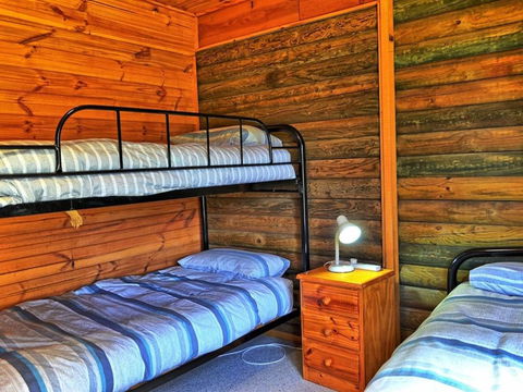 Cabin 4 - Snowy Accommodation - Holiday Jervis Bay 2