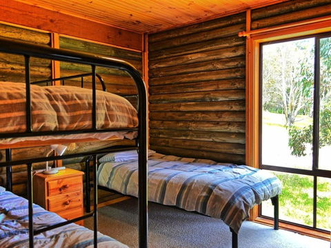 Cabin 4 - Snowy Accommodation - Holiday Jervis Bay 1