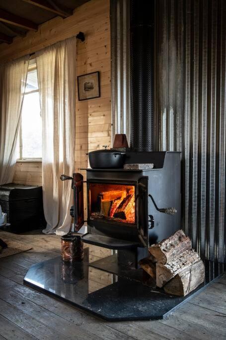 Cabin In The Snowy Mtns - Moonbah - Holiday Jervis Bay 3