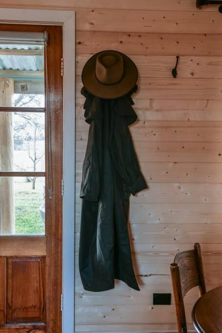 Cabin In The Snowy Mtns - Moonbah - Holiday Jervis Bay 4