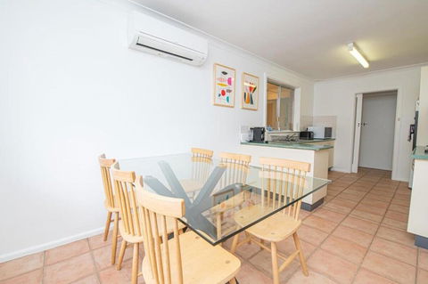 Cadogan House - Professionally Styled In CBD - Holiday Jervis Bay 3