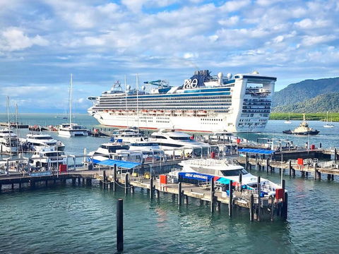 Cairns Waterfront Luxury At Harbourlights - Holiday Jervis Bay 1