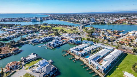 C Mandurah Apartment Resort - Holiday Jervis Bay 0