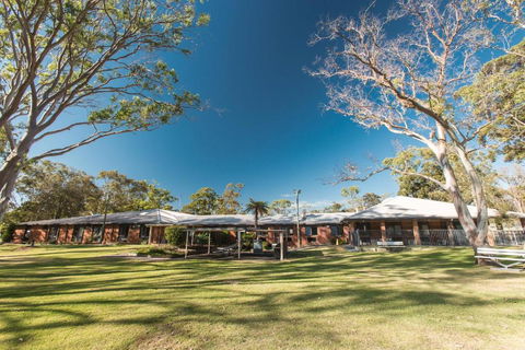 CATALINA Lake-front RETREAT - Holiday Jervis Bay 1