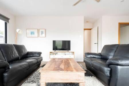 CBD Apartment With WiFi & Parking - Holiday Jervis Bay 3