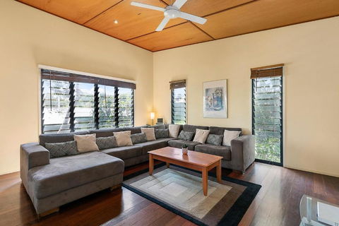 COASTING - Straddie Style Beach House - Holiday Jervis Bay 4