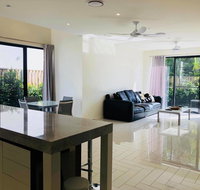 3 Bedroom Executive Luxury Beachside Townhouse - Holiday Jervis Bay