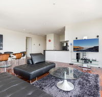 3-Bed Apartment with Parking Near Parks and Dining - Holiday Jervis Bay