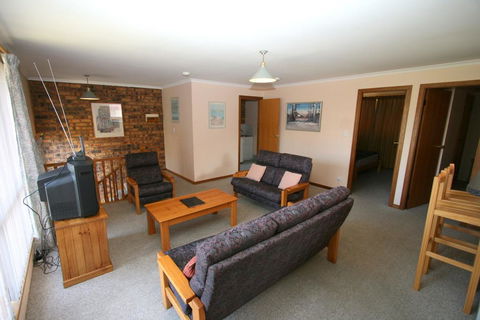 3/9 Park Road, Jindabyne - Holiday Jervis Bay 0
