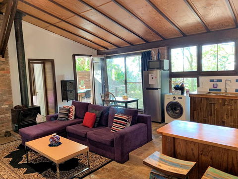305 Montville - The Artist's Cottage - Holiday Jervis Bay 0