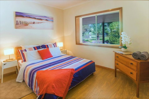 32 Zachary Drive Farm Stay Iconic Water Views - Holiday Jervis Bay 2