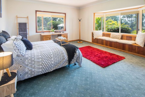 32 Zachary Drive Farm Stay Iconic Water Views - Holiday Jervis Bay 1