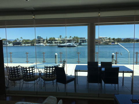 4.5 Million Dollar Dream Mansion In Surfers Paradise - Holiday Jervis Bay 1