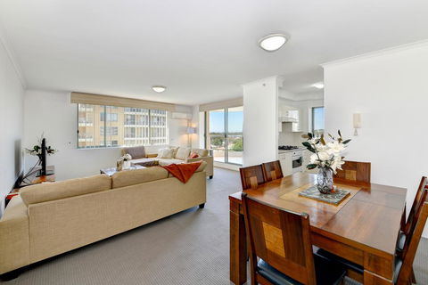 810 At The Plaza - Holiday Jervis Bay 2