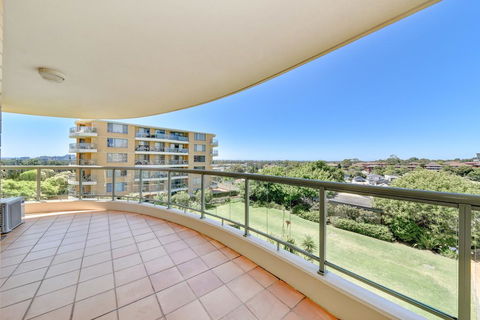 810 At The Plaza - Holiday Jervis Bay 1