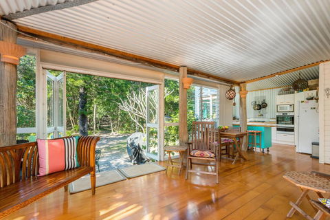 A SWEET ESCAPE - Beachcombers Cottage Beachfront - Holiday Jervis Bay 1