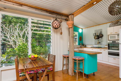 A SWEET ESCAPE - Beachcombers Cottage Beachfront - Holiday Jervis Bay 2
