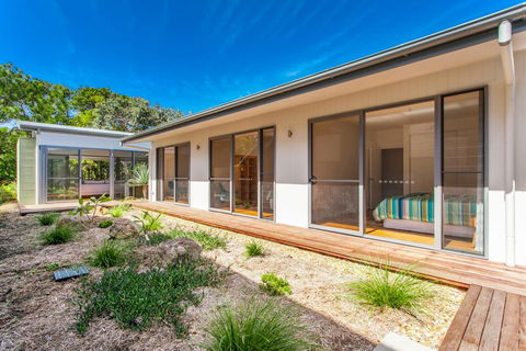 A SWEET ESCAPE - Beachfront Tranquility - Holiday Jervis Bay 1