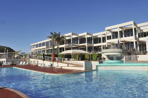 Absolute Beachfront Opal Cove Resort - Holiday Jervis Bay 1