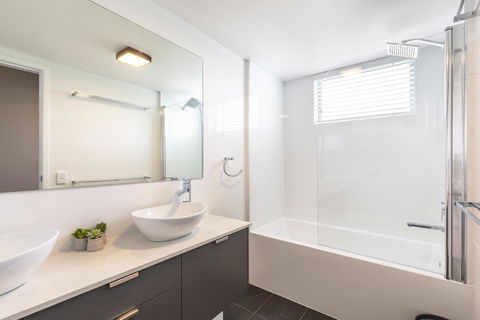 Absolute Beachfront Penthouse, Castaways Beach - Holiday Jervis Bay 2