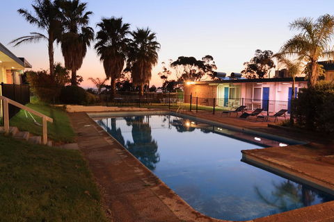 Absolute Lakes Entrance Motel - Holiday Jervis Bay 0