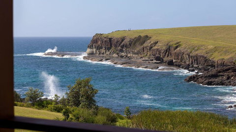 Absolute Oceanfront Cottage - Holiday Jervis Bay 1