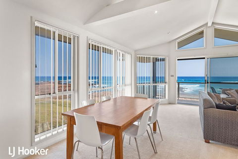 Absolute Waterfront @ Anna Bay - Holiday Jervis Bay 3