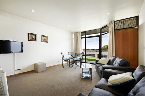 Accommodation Portland Victoria - Holiday Jervis Bay 1