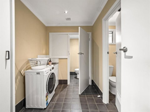 Eagle Bay Beach House - 300m To The Beach! - Holiday Jervis Bay 4