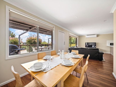 Eagle Bay Beach House - 300m To The Beach! - Holiday Jervis Bay 3