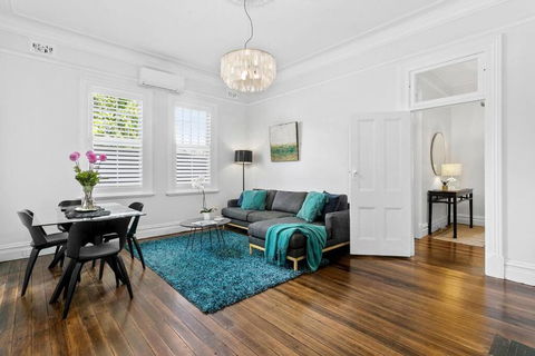 EDW19 - Stylish 2-Bed, 2-Bath Townhose In Drummoyne - Holiday Jervis Bay 3