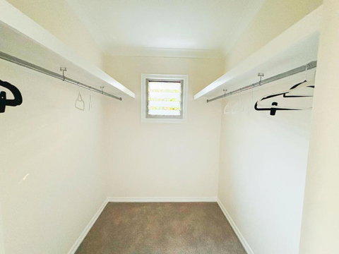 Elegant Villa Near Shopping Mall - Holiday Jervis Bay 4