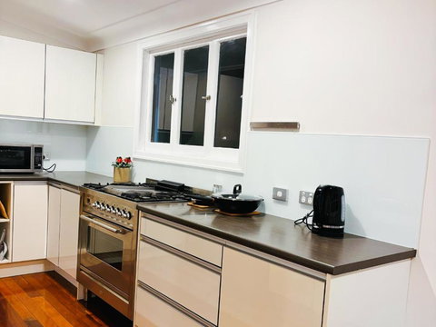 Elegant Villa Near Shopping Mall - Holiday Jervis Bay 1