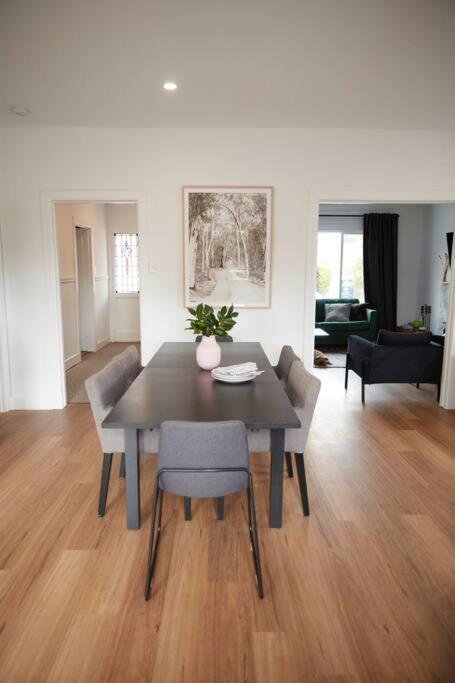 Enjoy A Renovated Retreat With Outdoor Bath - Holiday Jervis Bay 2