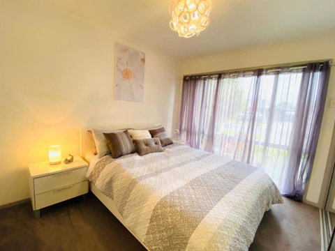 ENTIRE HOME IN WERRIBEE,BEST POSSIBLE LOCATION YOU CAN FIND - Holiday Jervis Bay 3